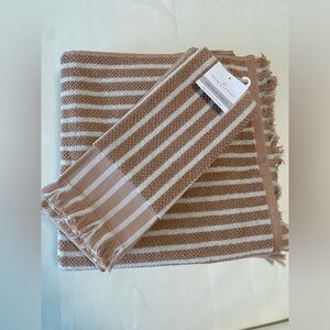 Room & Retreat 2 Bath towel an 2 hand towel 100% Cotton New